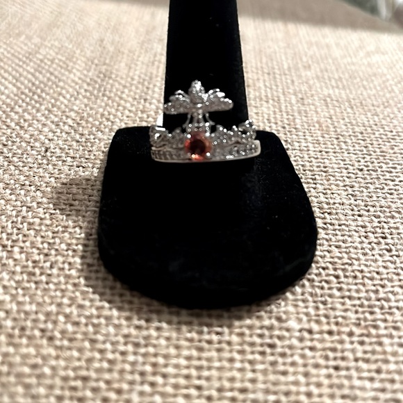 Queen Bee Bring Back - Picture 1 of 2